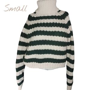 ʕ·ᴥ·ʔ Forever 21 Green and White Striped Turtleneck Sweater